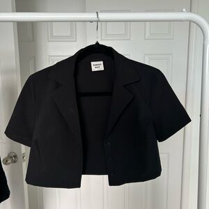 Cropped Short Sleeve Blazer
